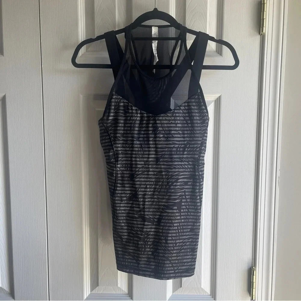 LULULEMON Running In The City Tank High Neck Stripe Play Slate Black Women's 6 - Picture 2 of 14